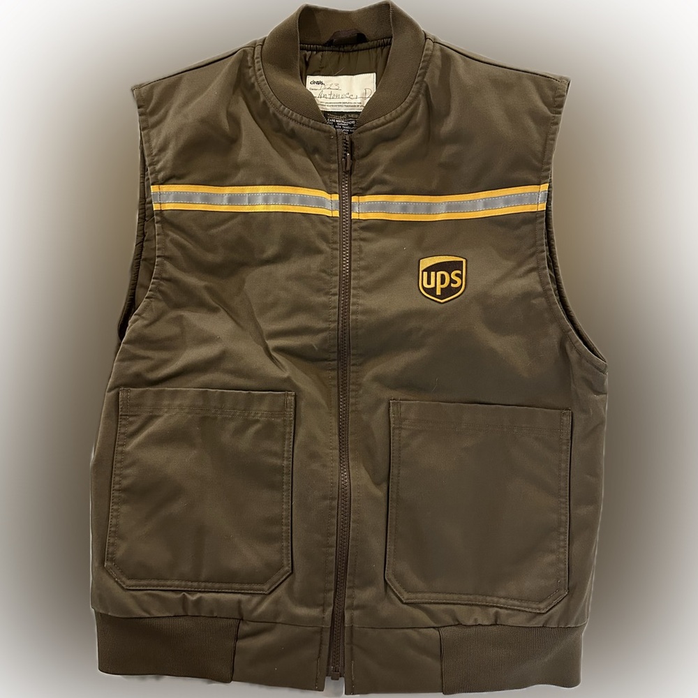 UPS vest men’s size medium/large
